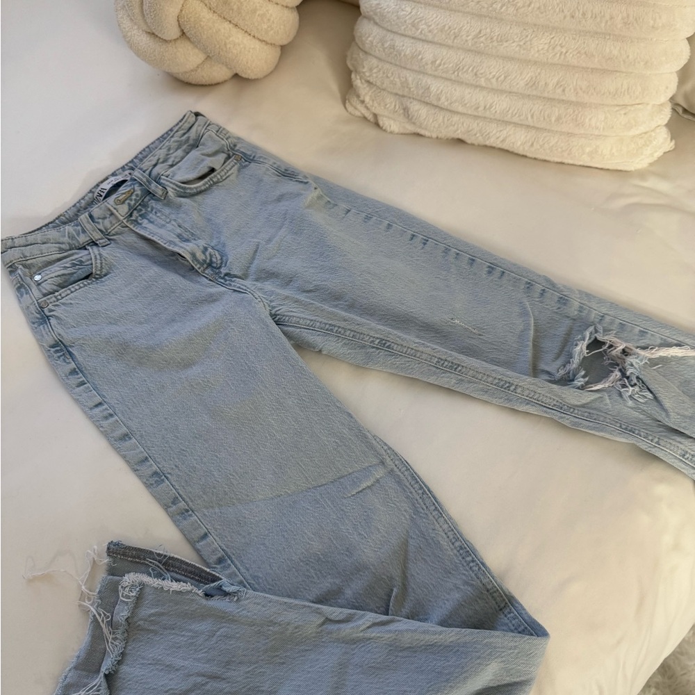 Zara Light Blue Distressed Women Jeans
